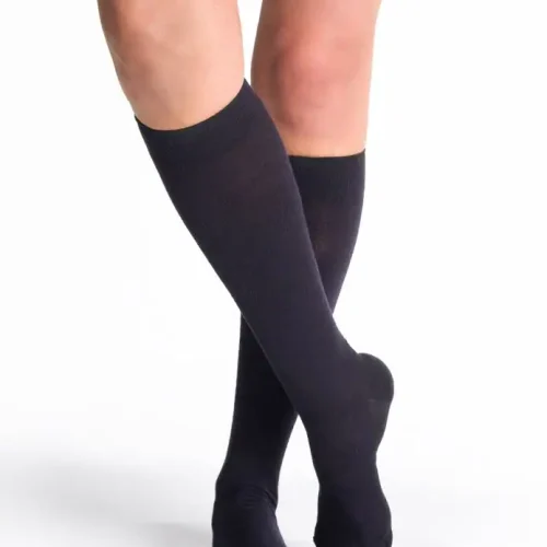 WELL_AllSeas_Merino_women_calf_navy_alt5_3b5ce7bb-b960-4f93-82e3-5139f7e4f44d